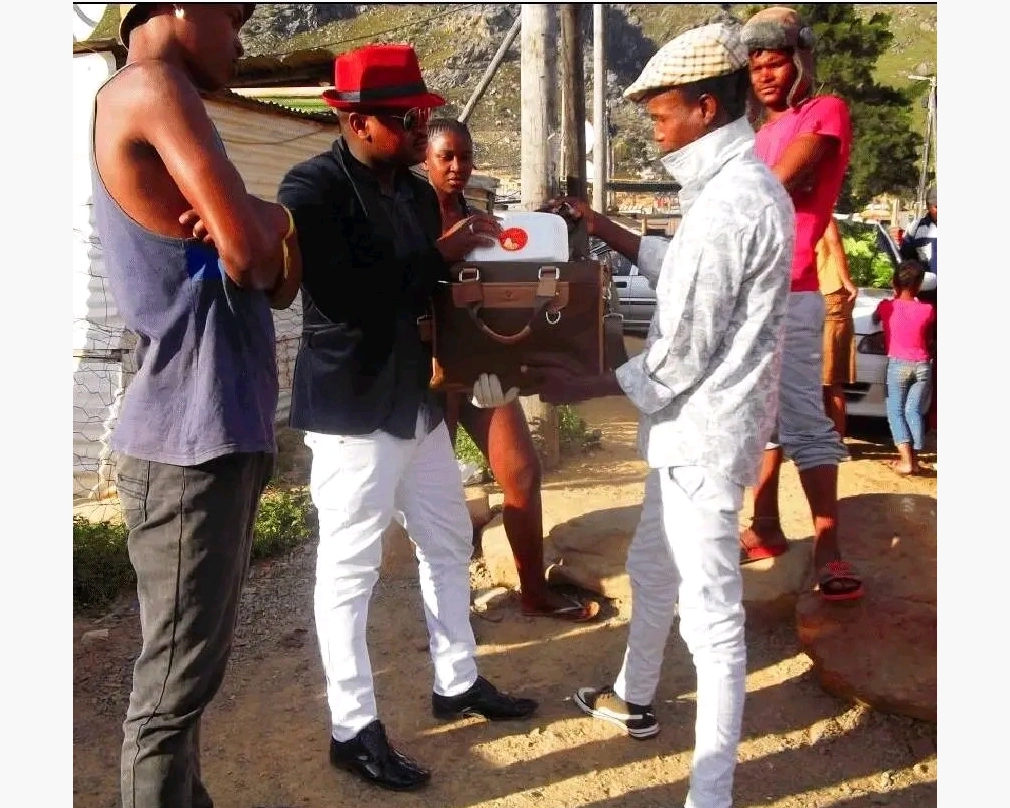 Mbuyseli acting